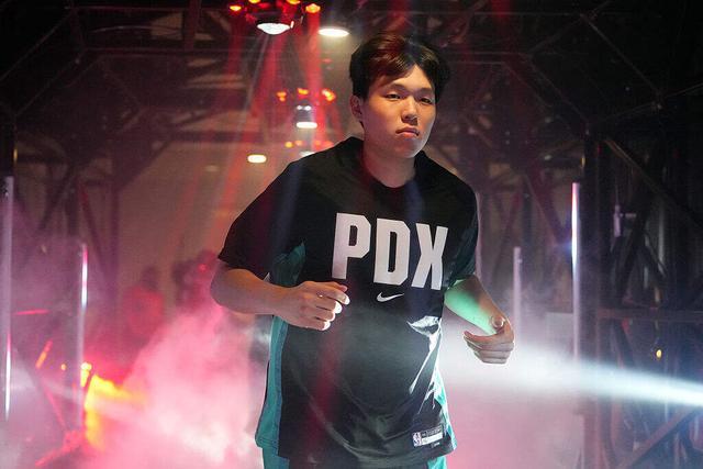 杨瀚森怎么不打高位策应？是他自己的锅？