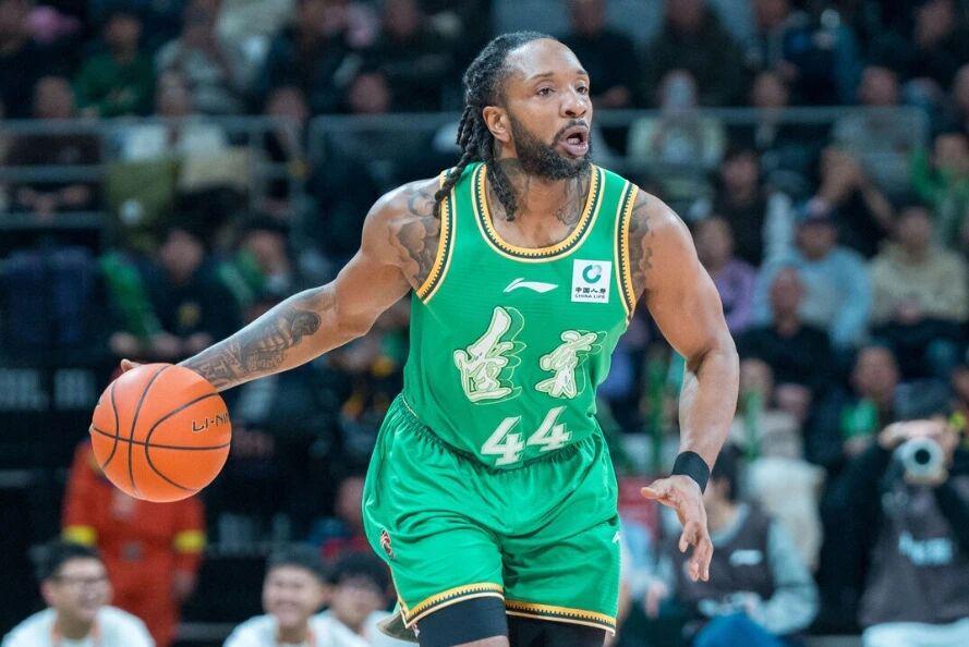 b体育下载-辽宁男篮输球，威尔斯神情沮丧；北京男篮伤大将，胡明轩状态好转